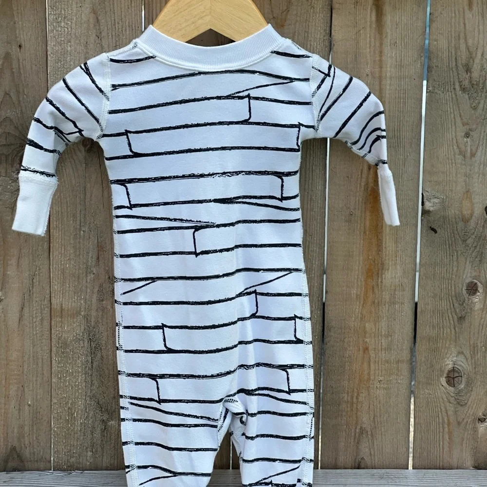 Hanna Andersson Glow In The Dark Baby Zip Sleeper In Organic cotton